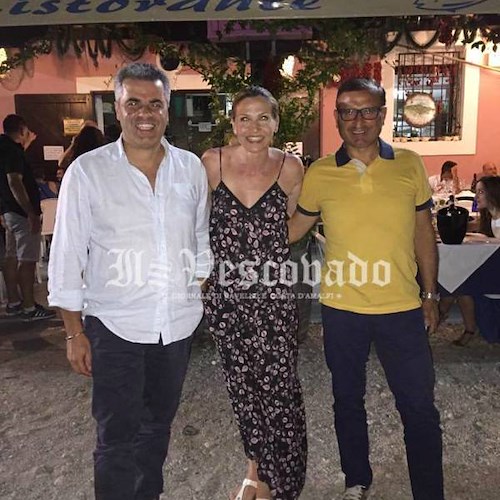 Vacanze: Lorella Cuccarini in catamarano tra le costiere Amalfitana e Cilentana prima di 50esimo compleanno