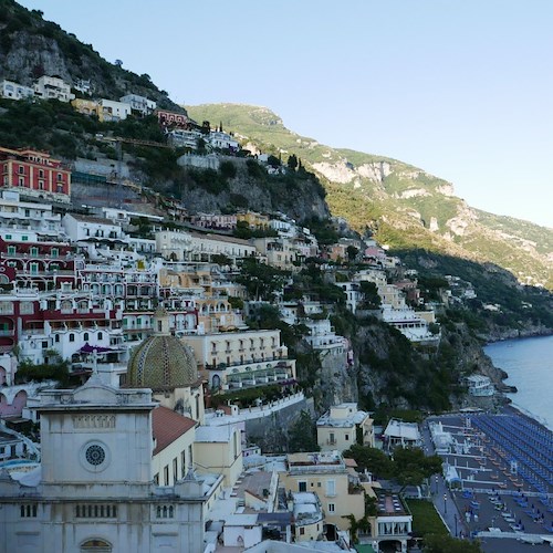 Vacanze pasquali all’estero ma non in Italia, Federalberghi: «Decisione Governo penalizza turismo in Costiera Amalfitana»