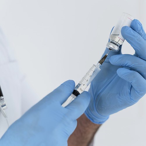 Vaccini, in Campania apre piattaforma per 45-49 anni: ecco come iscriversi
