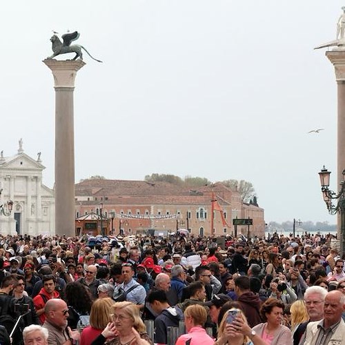Venezia, dal 2022 per entrare in città bisognerà prenotare l'ingresso. Soluzione giusta anche per la Costiera Amalfitana?
