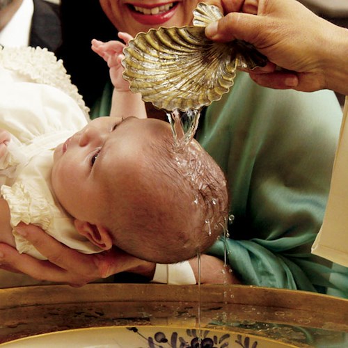 Vescovo di Sulmona Michele Fusco abolisce figure di padrino e madrina per Battesimo e Cresima