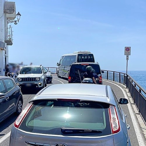 Viabilità, esodo estivo: sabato bollino nero e domenica bollino rosso anche sulla Statale Amalfitana