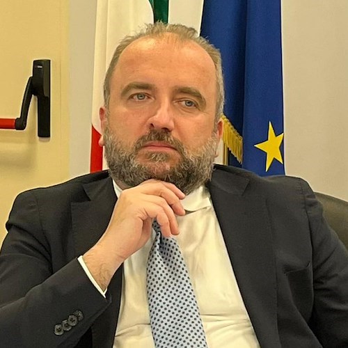 Viabilità in Costa d'Amalfi, Iannone (FdI) interroga ministro Giovannini: «Non è con le targhe alterne che si elimina il traffico»