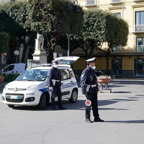 Viabilità, varato il dispositivo anti-traffico: limitazioni per i mezzi pesanti in Penisola Sorrentina 