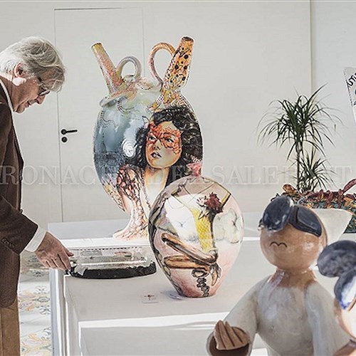 'Viaggio attraverso la Ceramica', giovedì 15 Sgarbi a Vietri per cerimonia di premiazione