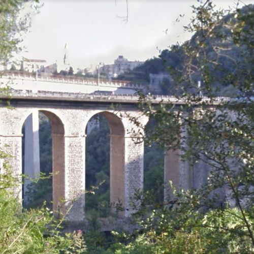 Vico Equense, precipita dal Ponte di Seiano: nulla da fare per un'infermiera di 57 anni