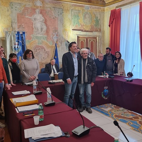 Vietri sul Mare, cittadinanza onoraria al maestro ceramista e artista Salvatore Autuori