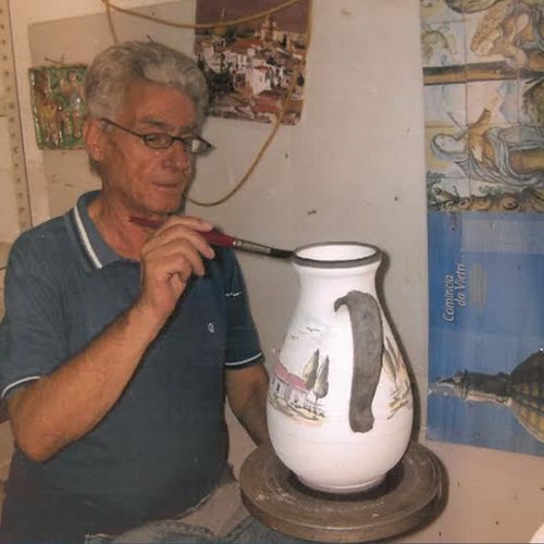 Vietri sul mare perde un altro pezzo di storia: addio a Benvenuto Apicella, maestro di ceramica