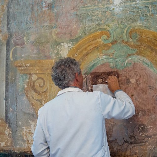 Vietri sul Mare, restaurata la volta decorata del Municipio distrutta dal sisma: giovedì la presentazione dei lavori