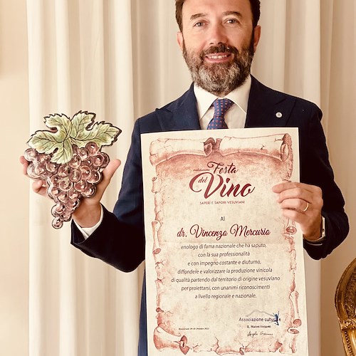 Vincenzo Mercurio di Castellammare di Stabia è il miglior enologo d’Italia: a lui l’Oscar del Vino 2022
