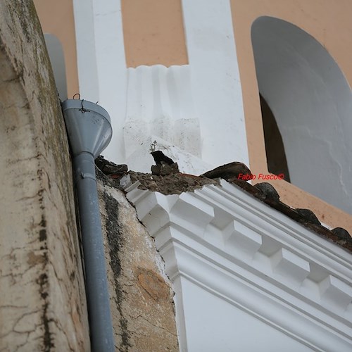 Violento temporale a Positano: fulmine si abbatte su Chiesa Nuova [FOTO]