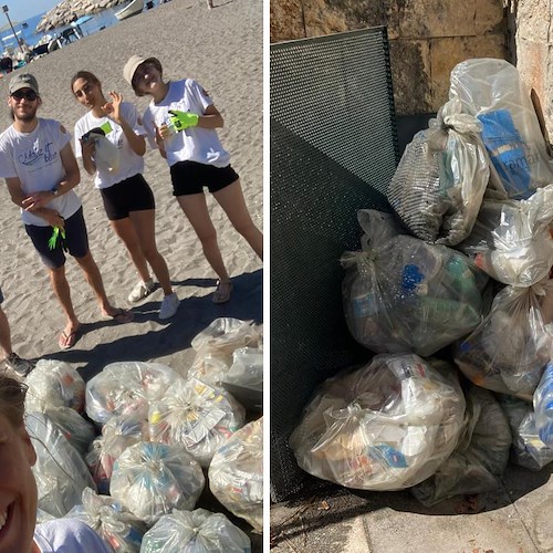 Volontari da tutto il mondo ripuliscono la spiaggia di Maiori: ieri raccolti dieci sacchi di rifiuti abbandonati