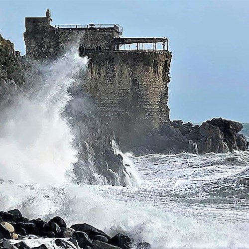 Weekend all'insegna del maltempo in Costa d'Amalfi, allerta meteo gialla per piogge e temporali