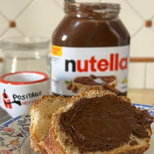 World Nutella Day 2023 festeggiato nel modo più classico: spalmando la deliziosa crema su una fetta di pane 