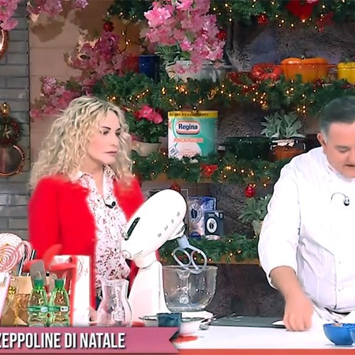 Zeppoline di Natale. Sal De Riso porta in tv gli "Scauratielli" /Video Ricetta