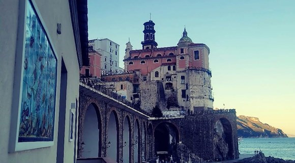 Atrani, approvata dalla Giunta Comunale delibera contro la disinformazione 