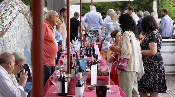 Borgo diVino in tour torna a Vietri sul Mare: un intero weekend di degustazioni con una tre-giorni di vino, cibo e musica 