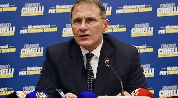 Cirielli attacca Fico e Manfredi: “Hanno certificato il fallimento del centrosinistra su Napoli”