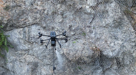 Con Tailored Sky i droni puliscono e proteggono le facciate ad Amalfi