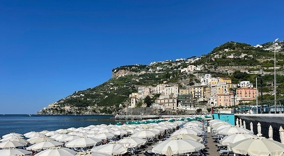 Minori, il Comune richiama i gestori extralberghieri: "Check-in consapevole e rispetto della raccolta differenziata"