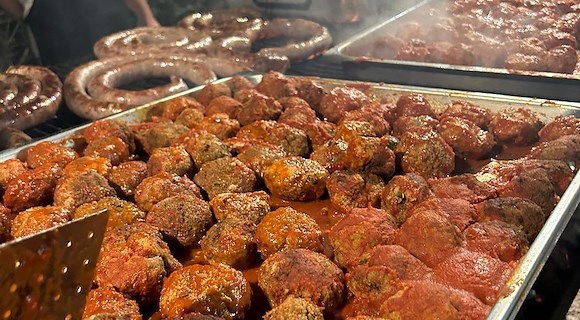 Vico Equense, a Santa Maria del Castello torna “Polpette in Festa”: tre serate tra gusto, musica e panorami mozzafiato