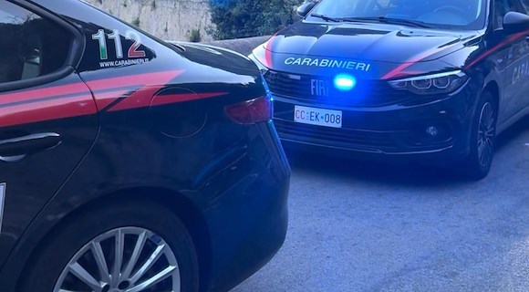 Violenza su una 15enne in Costa d’Amalfi: arrestato dipendente 42enne