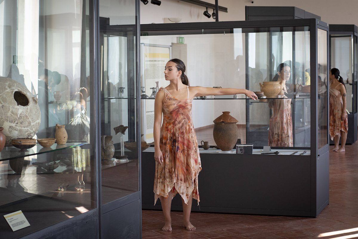 Il Vescovado - Con "Tracce di memoria" la danza racconta i musei: l'11  maggio a Vietri sul Mare, il 18 maggio a Pertosa