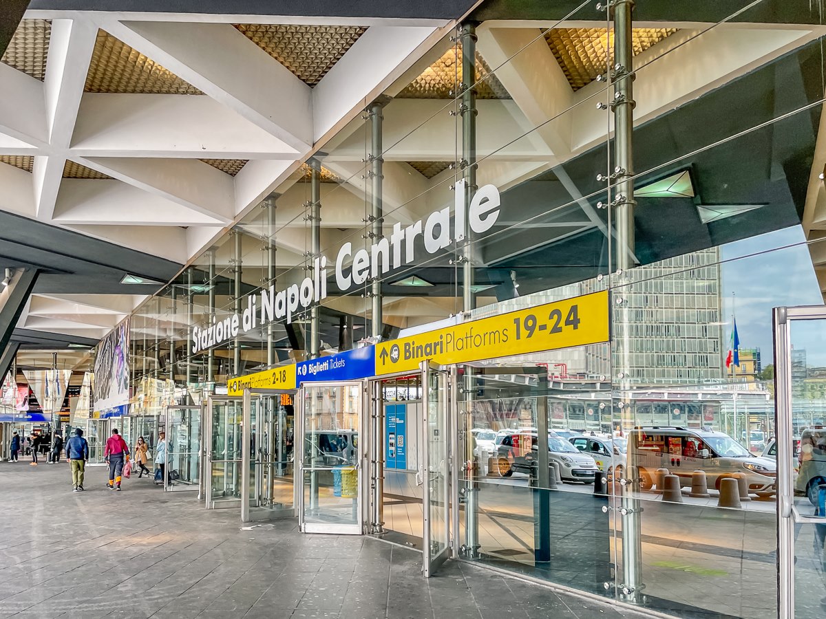 Lavori di potenziamento infrastrutturale alla stazione Napoli Centrale:  modifiche al programma di circolazione dei treni - Il Vescovado